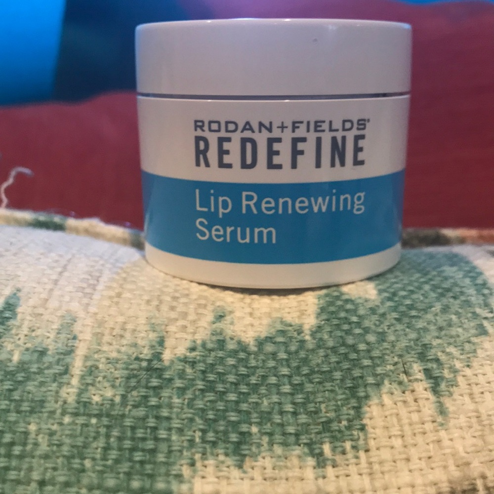 Rodan + Fields lip renewing serum